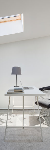 阁楼家庭办公室，垂直全景图片下载