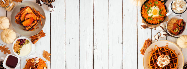 秋天的早餐或早午餐自助餐双边界上的白色木质横幅背景。顶部视图与复制空间。图片下载