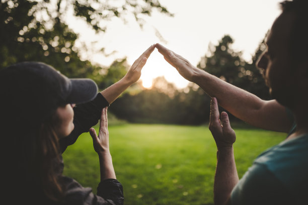 打算盖自己的房子。图片下载
