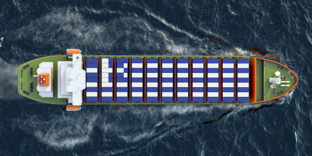 一艘载着希腊集装箱的货船在海上航行，3D渲染图片下载
