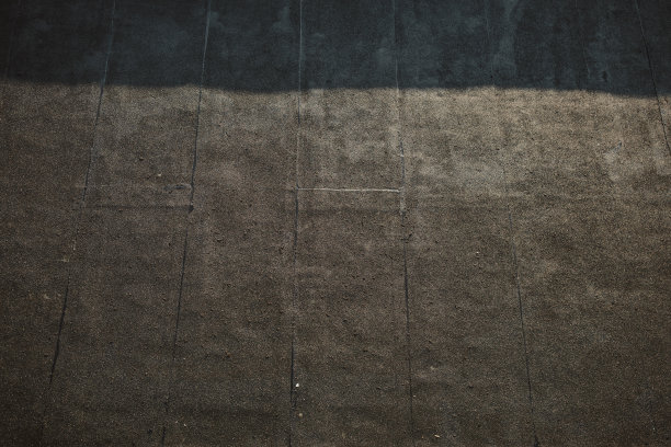 沥青屋顶在工业大厅结合锡阁楼图片下载