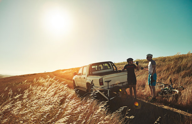 出去骑自行车图片下载