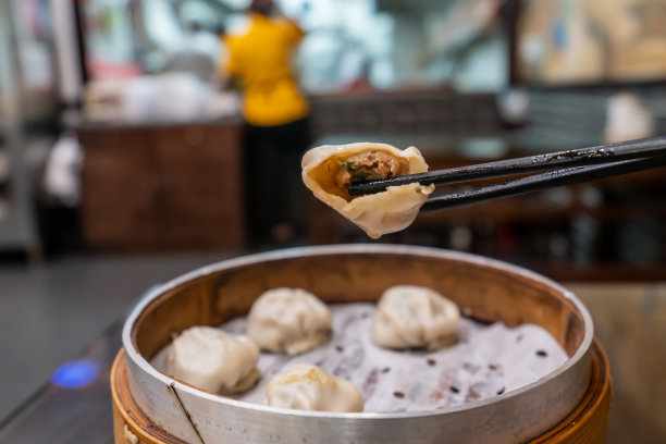 竹笼汤圆，中国南京的传统小吃图片下载