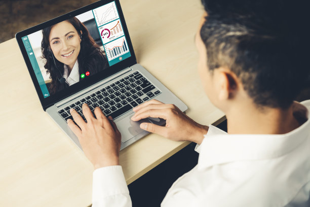 视频电话商务人员会议在虚拟的工作场所或远程办公室图片下载