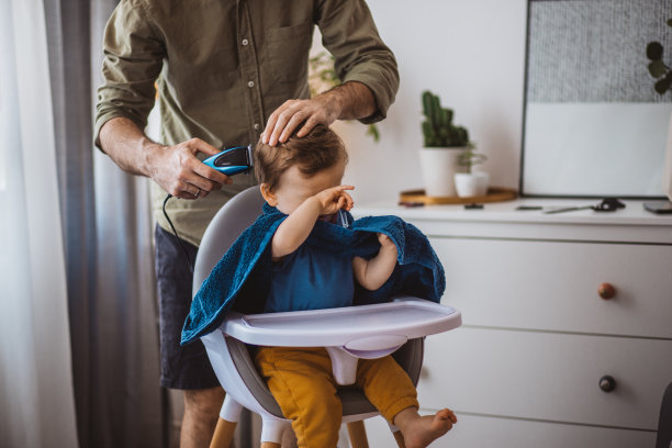 隔离期间理发图片下载