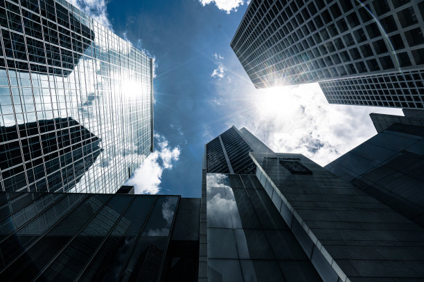 现代摩天大楼拍摄于香港图片下载