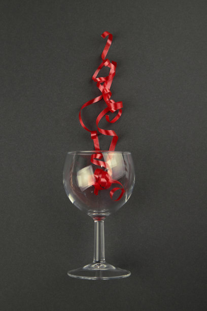 带卷边的玻璃图片下载