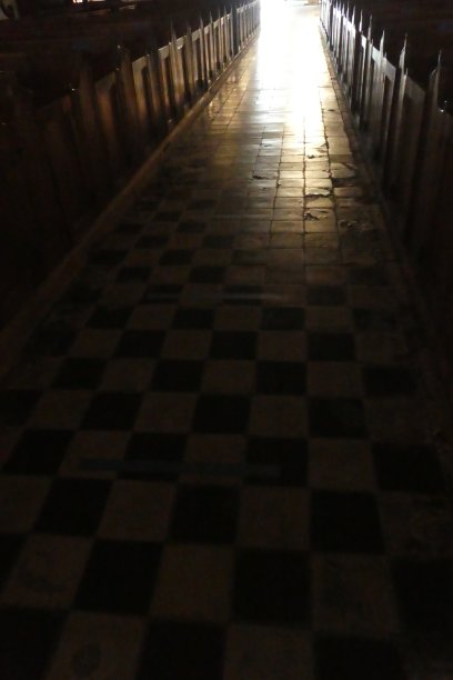 教堂瓷砖的灯光效果图片下载