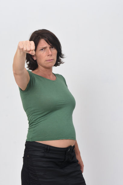 一个孕妇的肖像图片下载