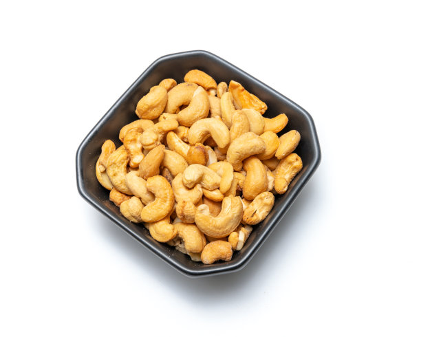 方形黑碗状腰果，表面白色图片下载
