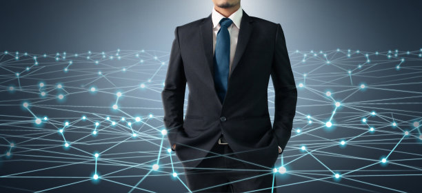 商人在模糊的背景使用社交网络界面图片下载