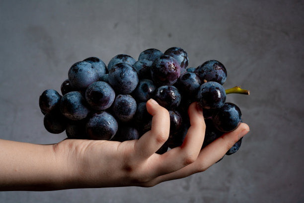 黑葡萄酿酒图片下载