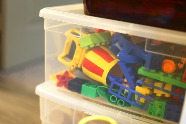 清除盒子的塑料块图片下载