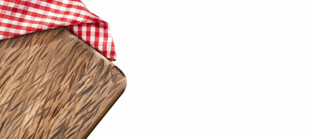 白底上的切菜板和红格子餐巾图片下载