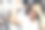 亚洲妇女戴口罩，以防止灰尘pm 2.5严重空气污染和冠状病毒或covid-19在亚洲蔓延。女孩头痛，感到恶心和咳嗽，在地铁上高温。图片下载