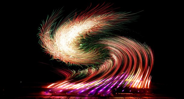 夜空中神秘的光芒图片下载