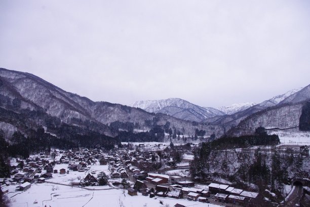 白川村冬天的景色图片下载