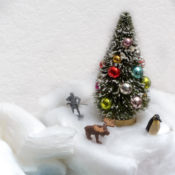 little childish christmas decoration图片下载