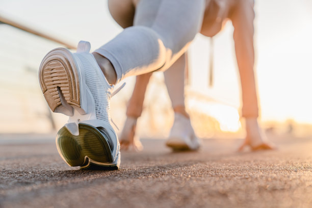 女 跑步照片素材ID：384498510