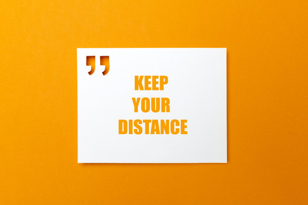保持你的距离图片下载