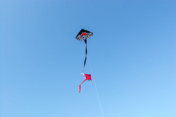 风筝在空中图片下载
