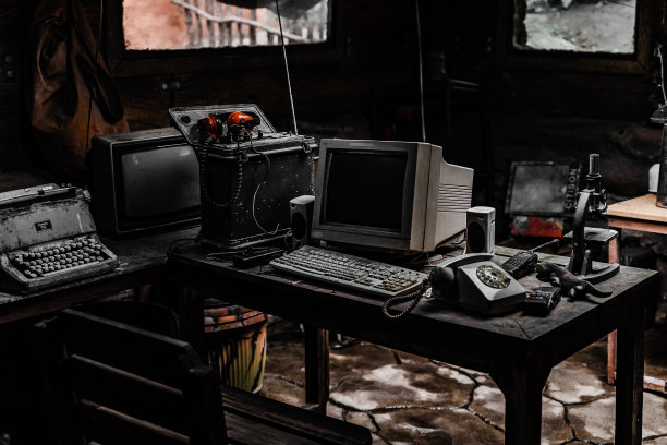 在未开发的国家设立总部的古董设备图片下载