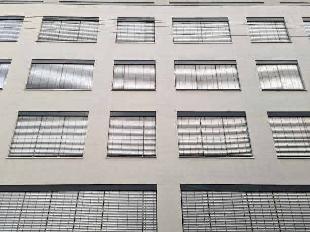 建筑物上的百叶窗图片下载