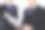 商务人士在会议上讨论演示，站在一个现代化的办公室里。一个不知名的商人和一个同事在电脑上搜索一些信息，律师在谈判。团队合作和伙伴关系概念图片下载