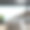 豪华公寓浴室内饰有大的全景窗户和后墙石板石。图片下载