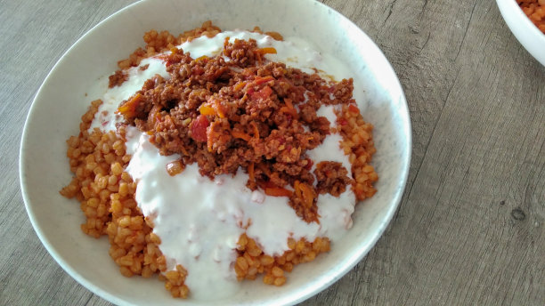 自制小麦、肉酱和酸奶酱图片下载