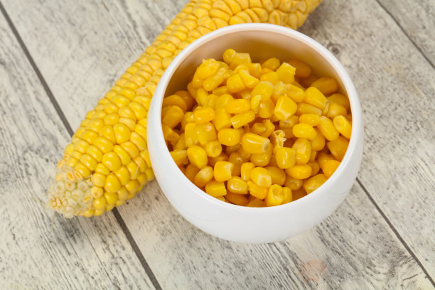 在碗里的玉米种子图片下载