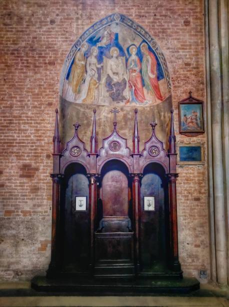 教堂内部皮亚琴察图片下载