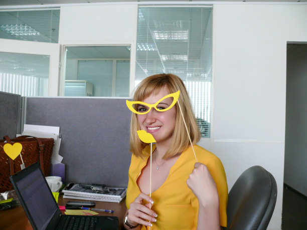 办公室里成功的商业女性图片下载