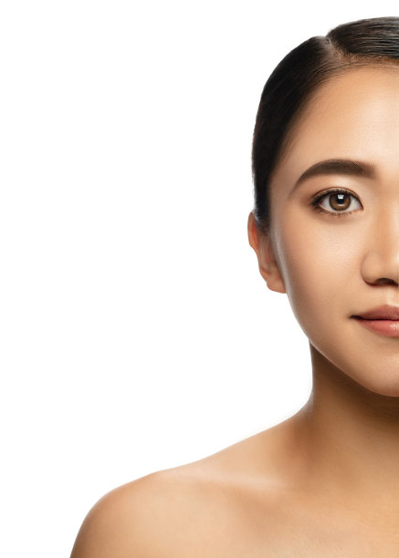 美丽的亚洲女人的肖像孤立在白色的工作室背景。美容、时尚、护肤、化妆品概念。图片下载