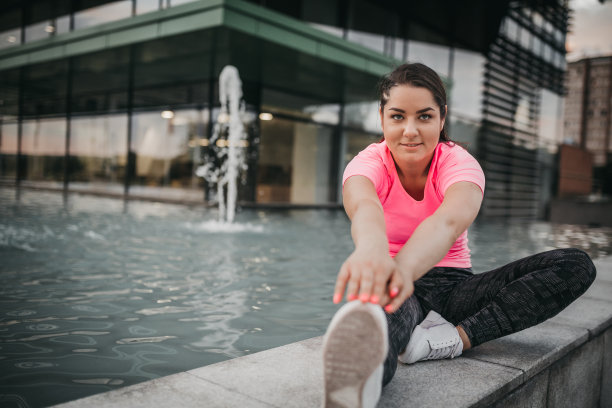 健康年轻女子运动图片下载