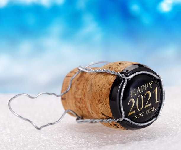 香槟软木塞上雪，2021黑帽。图片下载