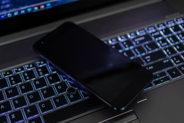 手提电脑上的手机图片下载