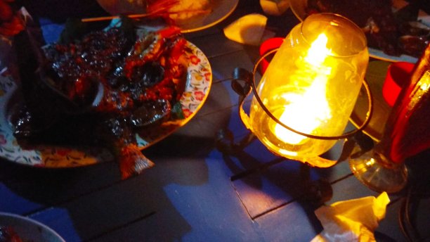 巴厘岛金巴兰令人惊叹的餐桌图片下载