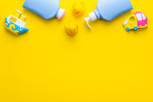 日常新生儿护理产品的皮肤和沐浴图片下载