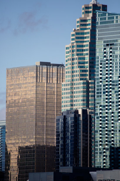 多伦多湖和建筑的图片，唐顿。图片下载