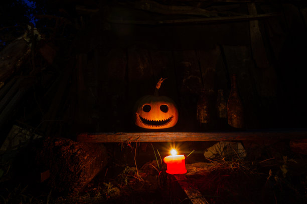 有蜡烛和南瓜头的万圣节图片图片下载