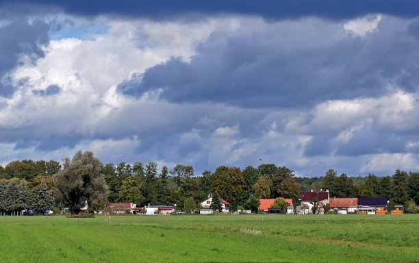 一个小村庄图片下载