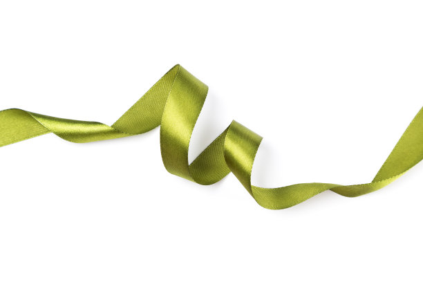 美丽的绿色缎子卷曲丝带孤立在白色的背景图片下载