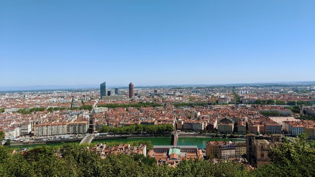 看看这个叫做里昂的美丽城市。图片下载