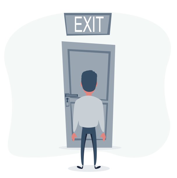 商人站在办公室里，看着有出口标志的门。商业与挑战概念图片下载