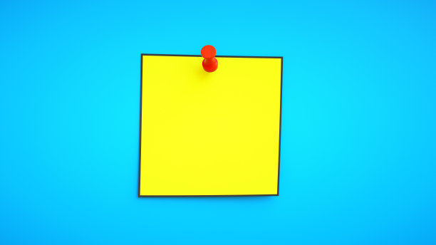 贴在蓝色墙上的黄色空便利贴，靠近点。图片下载