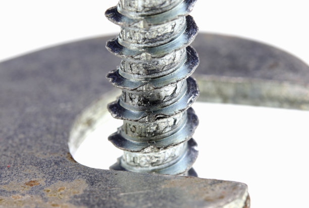 在背景上的一个扳手细节的特写图片下载