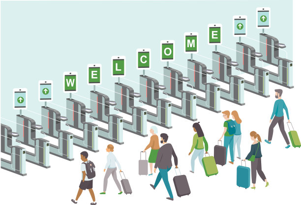 通过电子登机口的乘客图片下载