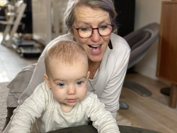 奶奶的爱图片下载