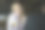 喝红酒的漂亮女商人。图片下载